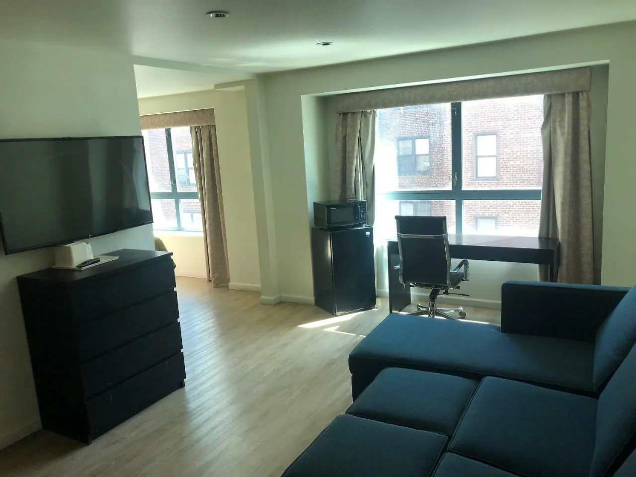 Comfort Inn & Suites - Kew Gardens Near La Guardia Airport New York