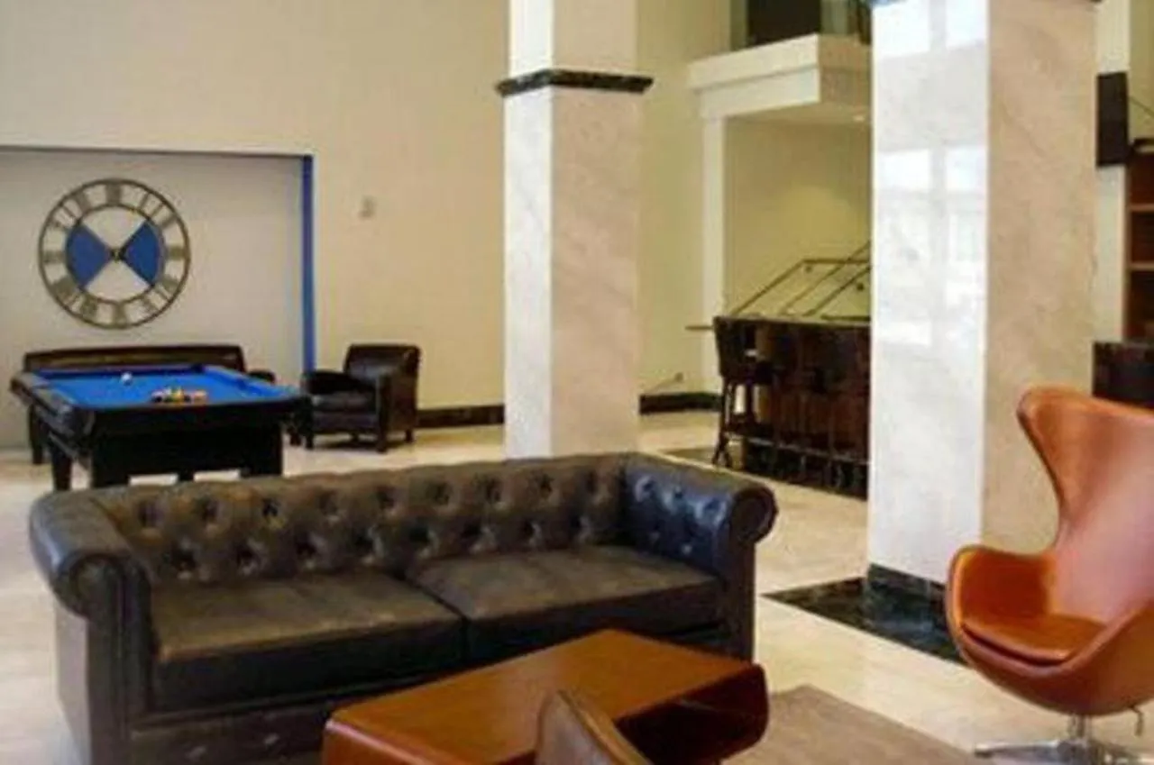 Comfort Inn & Suites - Kew Gardens Near La Guardia Airport New York Hotel
